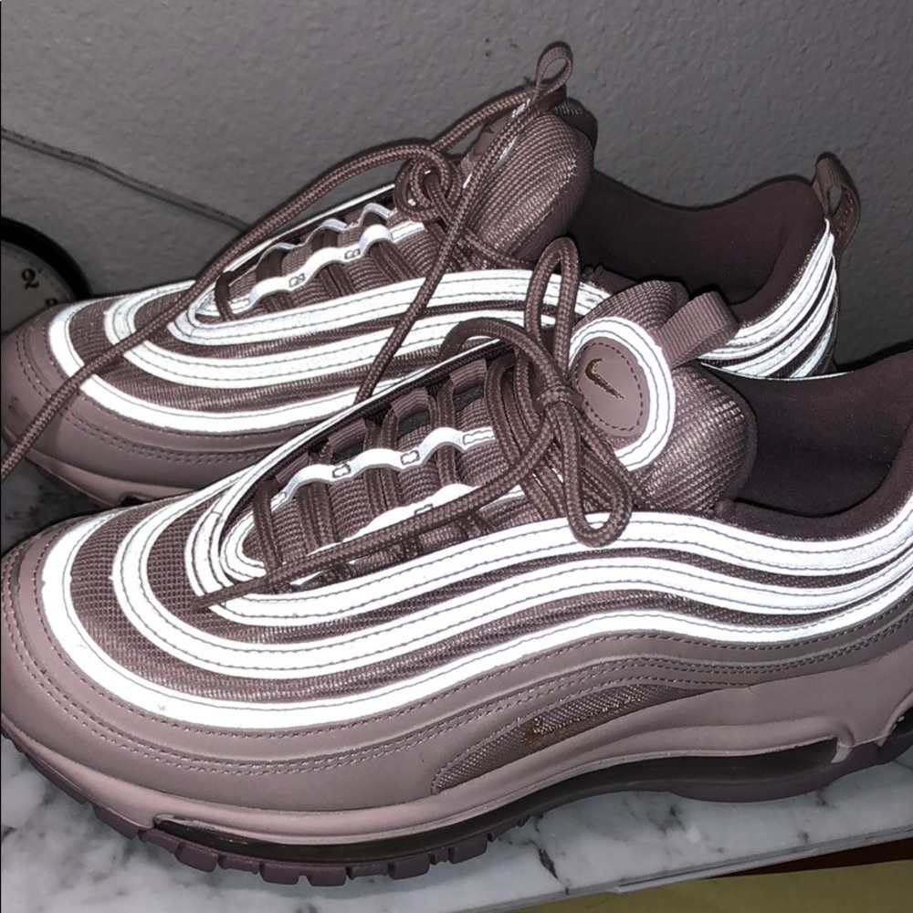 NIKE AIR MAX 97 BARELY ROSE